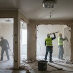 Разборка стен и перегородок после ремонта